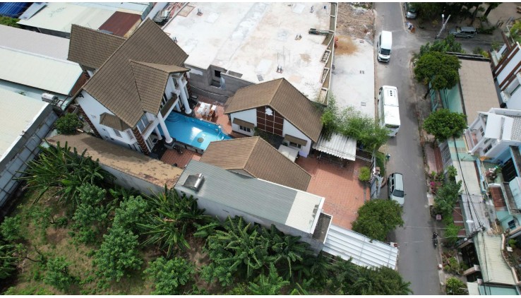 Bán nhà mặt phố đườngn179 tân phú Q.9, 879m², 10PN, 39 tỷ, sổ đỏ pháp lý chuẩn.